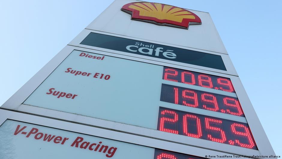 Germany's Soaring Fuel Costs: Ministers Warn Against Price Gouging